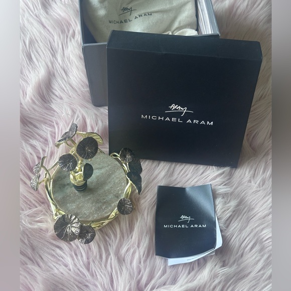 NWT Michael Aram
Monet's Garden Coaster & Bottle Stopper $285 - Picture 4 of 7